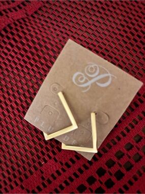 Boho Plunder Matte Gold Angular V Studs